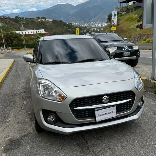 Suzuki Swift 2024 Gris Caracas