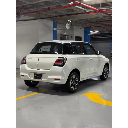 Suzuki Swift 2025 Blanco Caracas