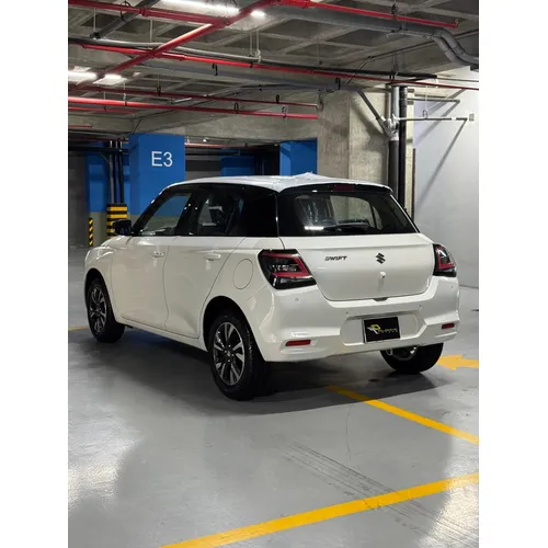 Suzuki Swift 2025 Blanco Caracas