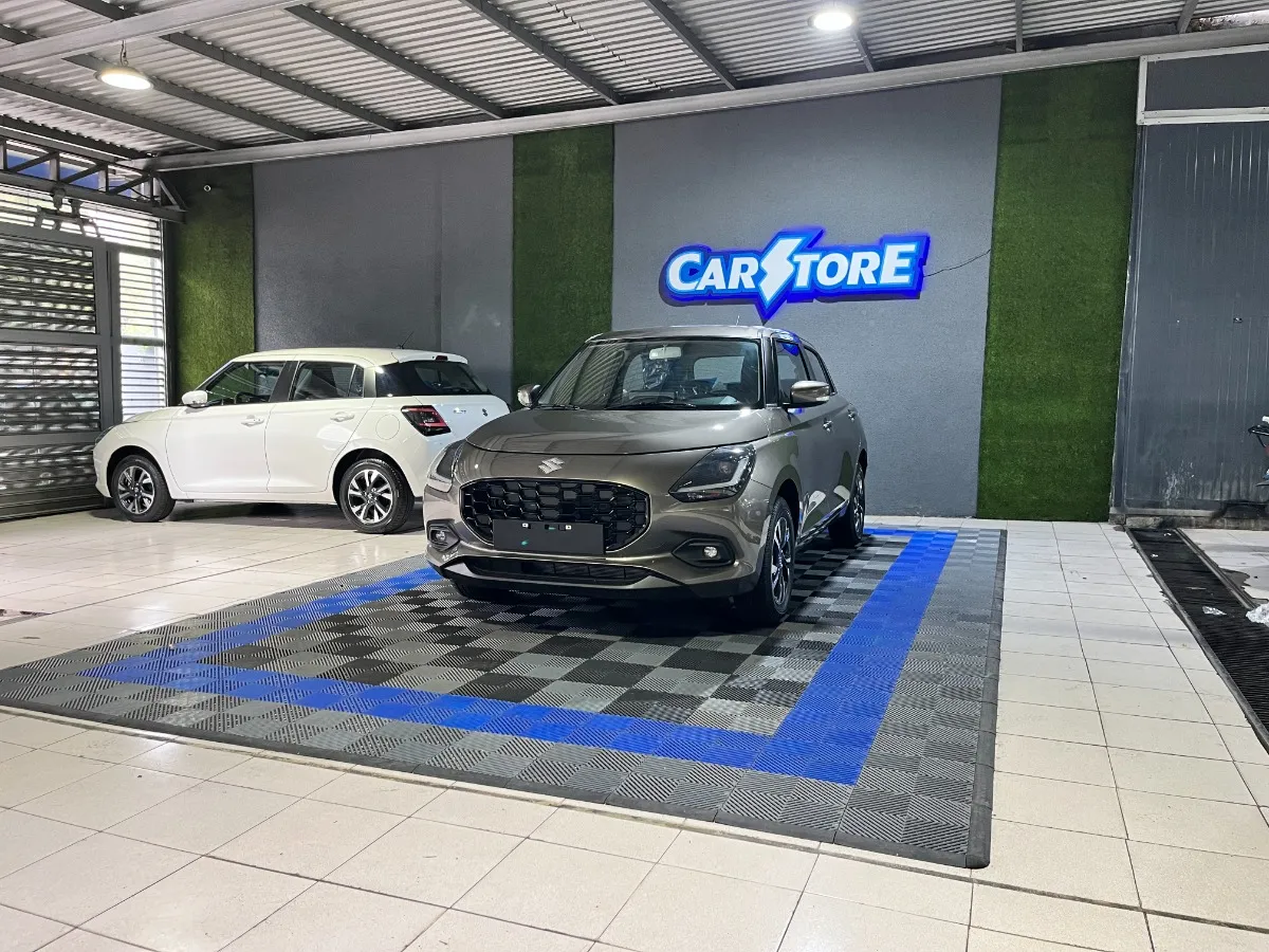 Suzuki Swift GLX 2026 Gris Caracas