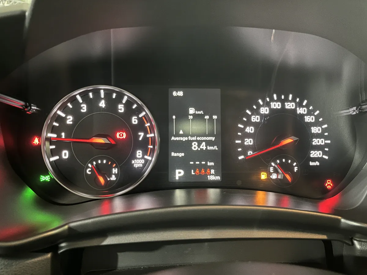 Suzuki Swift 2026 gris hatchback7
