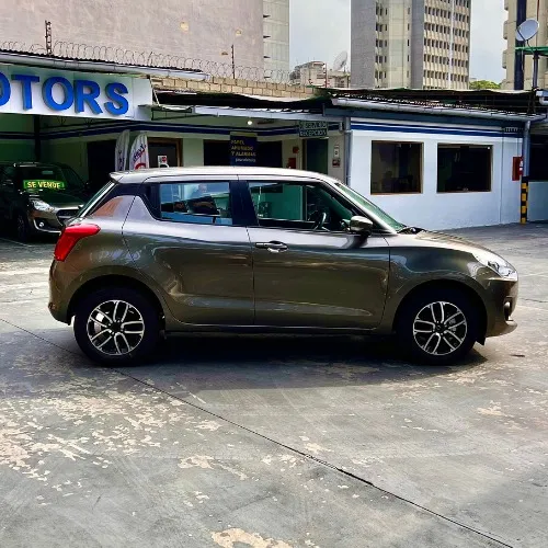 Suzuki Swift 2024 Gris Caracas