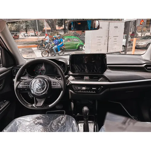 Suzuki Swift 2026 Naranja Caracas