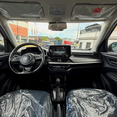 Suzuki Swift 2026 Plateado Caracas