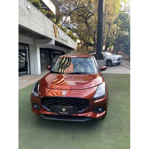Suzuki Swift 2026 Rojo Caracas