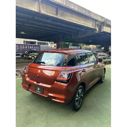 Suzuki Swift 2026 Rojo Caracas