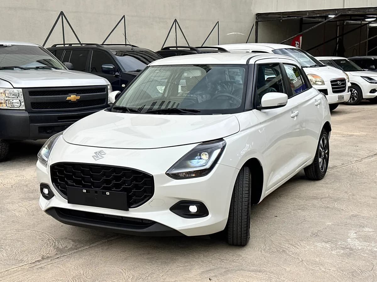 Suzuki Swift GLX 2025 Blanco
