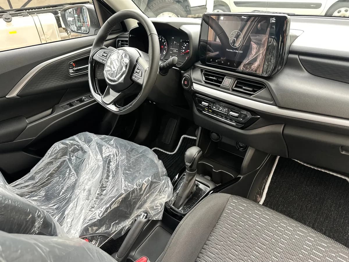 Suzuki Swift GLX 2025 Blanco