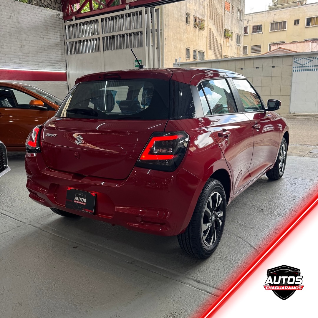 Suzuki Swift GLX 2025 Rojo Caracas
