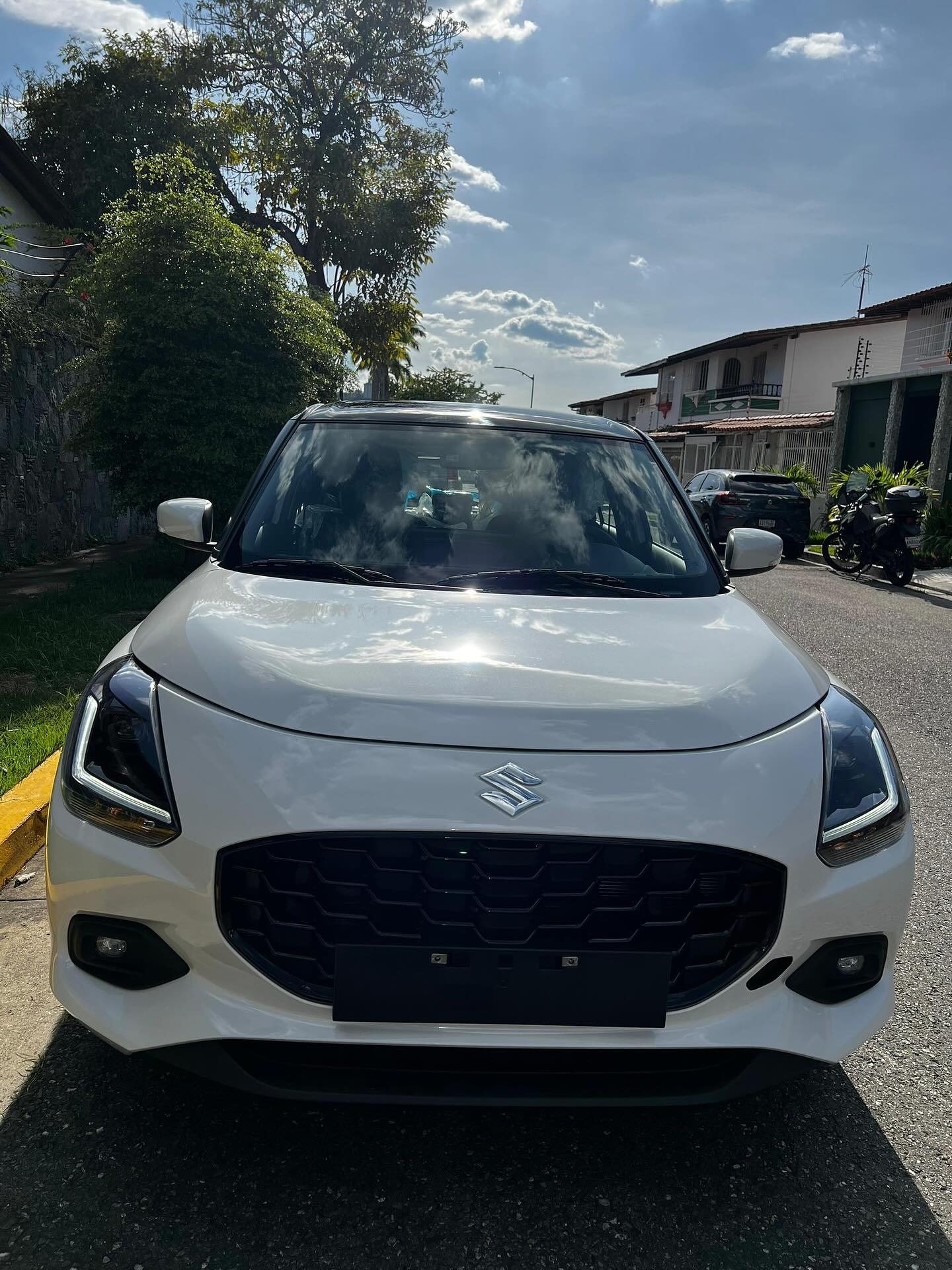 Suzuki Swift GLX modelo 2025 Blanco