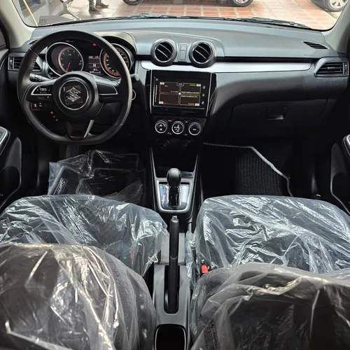 Suzuki Swift GLX 2024 Gris Valencia