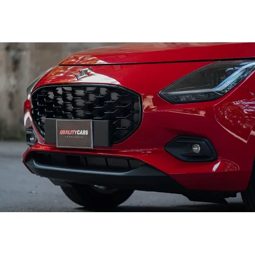 Suzuki Swift GLX 2025 Rojo Caracas