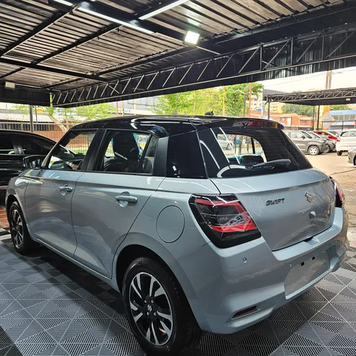 Suzuki Swift GLX 2025 Plateado Valencia