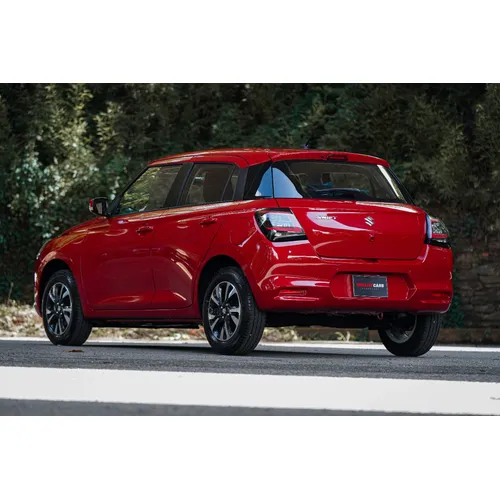 Suzuki Swift GLX 2025 Rojo Caracas