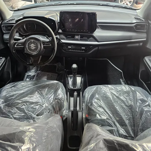 Suzuki Swift GLX 2025 Plateado Valencia