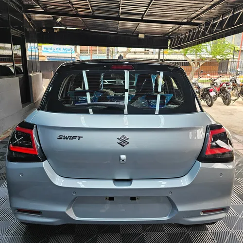 Suzuki Swift GLX 2025 Plateado Valencia