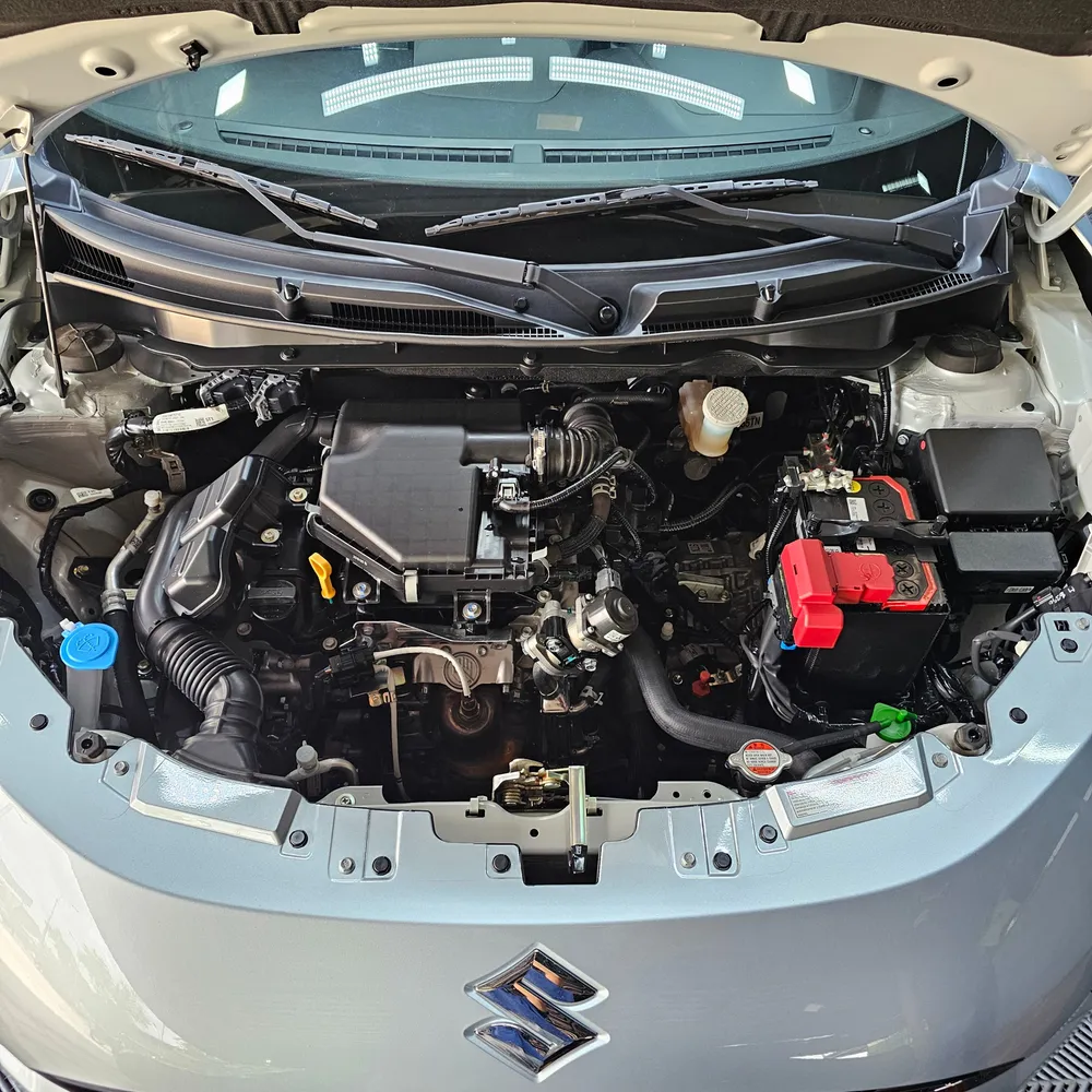 Suzuki Swift GLX 2025 Plateado Valencia