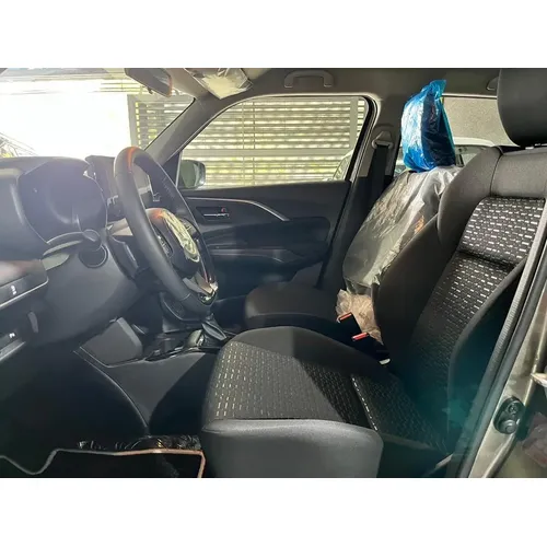 Suzuki Swift GLX 2026 Plateado Caracas