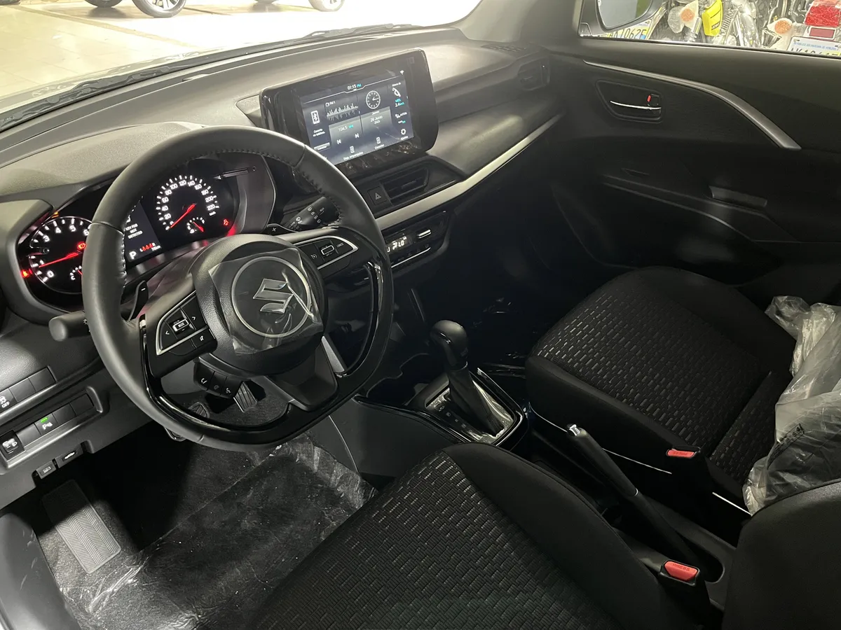 Suzuki Swift GLX 2026 Blanco Caracas