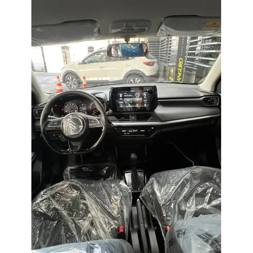 Suzuki Swift GLX 2025 Plateado Barquisimeto