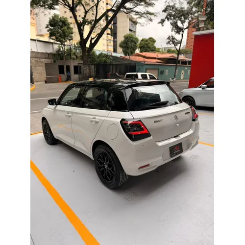 Suzuki Swift Special Edition 2026 Blanco Caracas