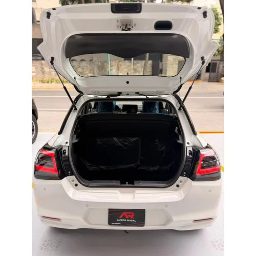 Suzuki Swift Special Edition 2026 Blanco Caracas