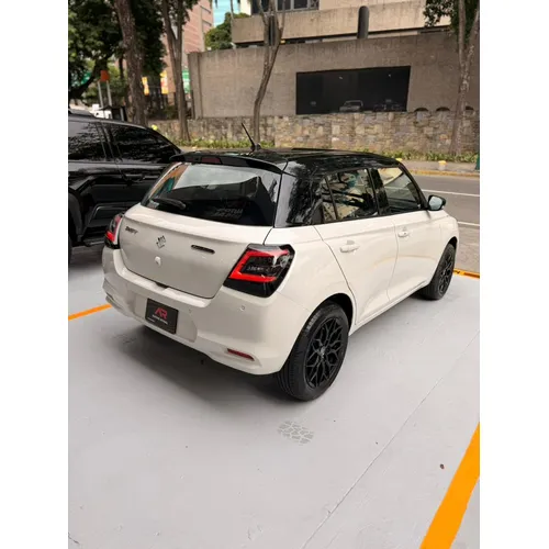 Suzuki Swift Special Edition 2026 Blanco Caracas