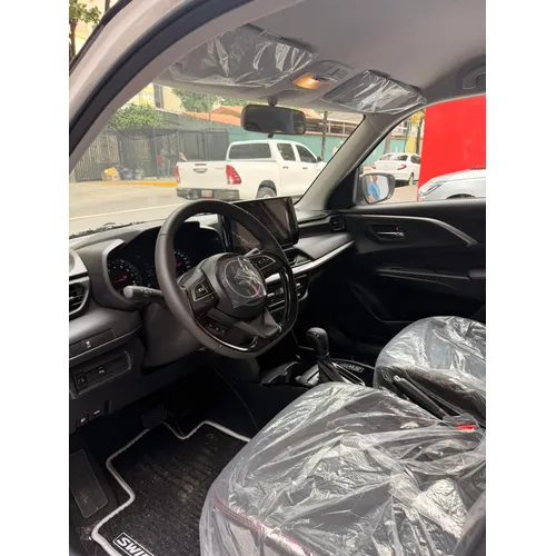 Suzuki Swift Special Edition 2026 Blanco Caracas