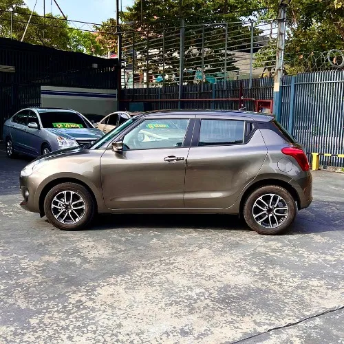 Suzuki 2024 Gris Caracas