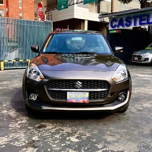 Suzuki 2024 Gris Caracas
