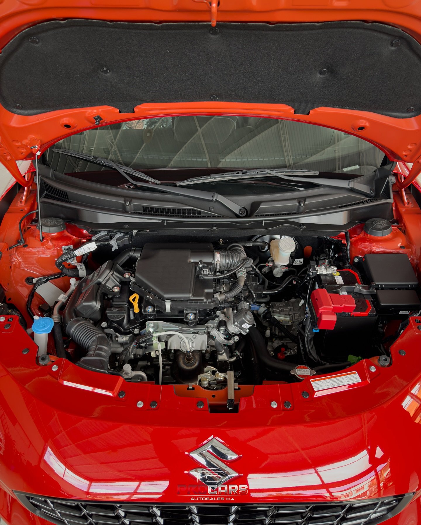 Suzuki Swift modelo 2025 Rojo