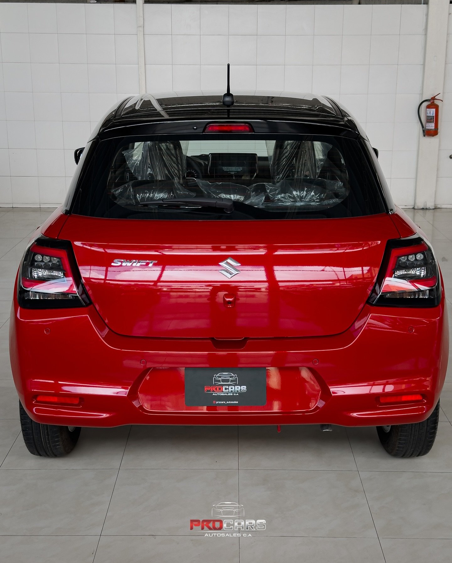Suzuki Swift modelo 2025 Rojo
