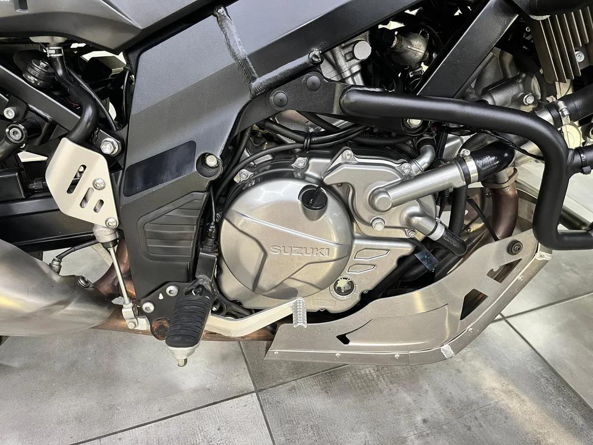 Suzuki V-strom 650 ABS 2021 negro6
