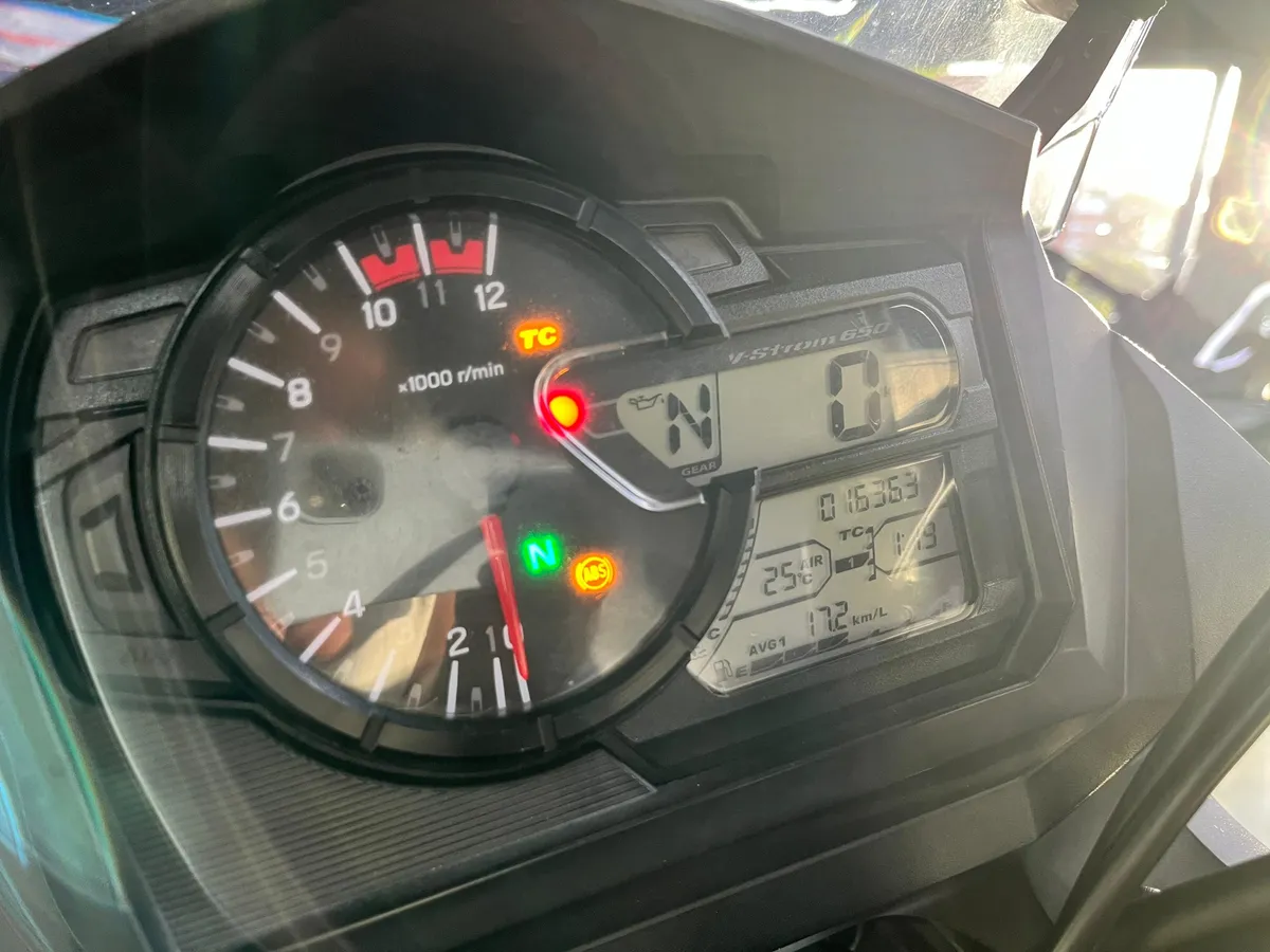 Suzuki V-strom 650 ABS 2021 negro7