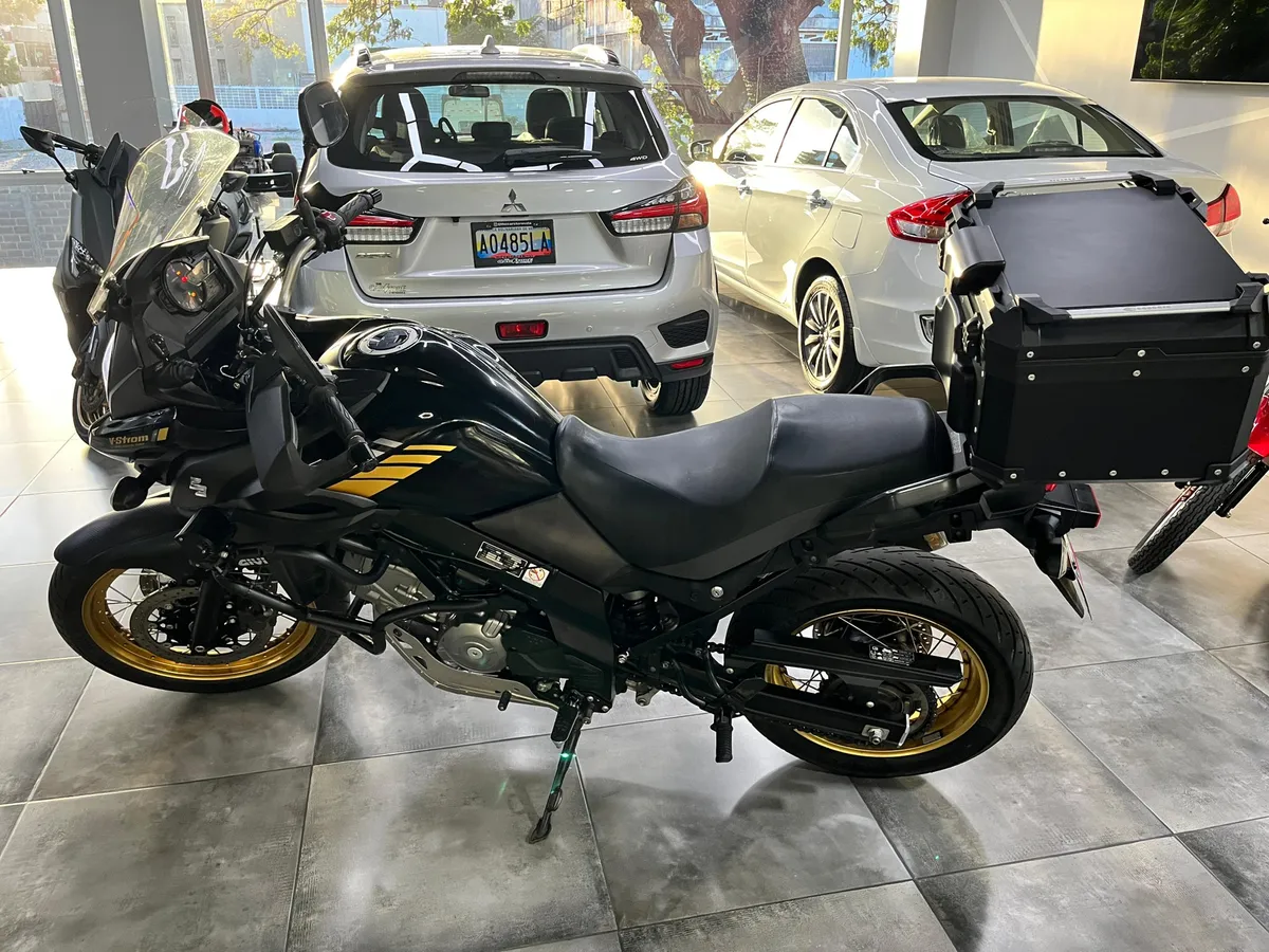 Suzuki V-strom 650 ABS 2021 negro9