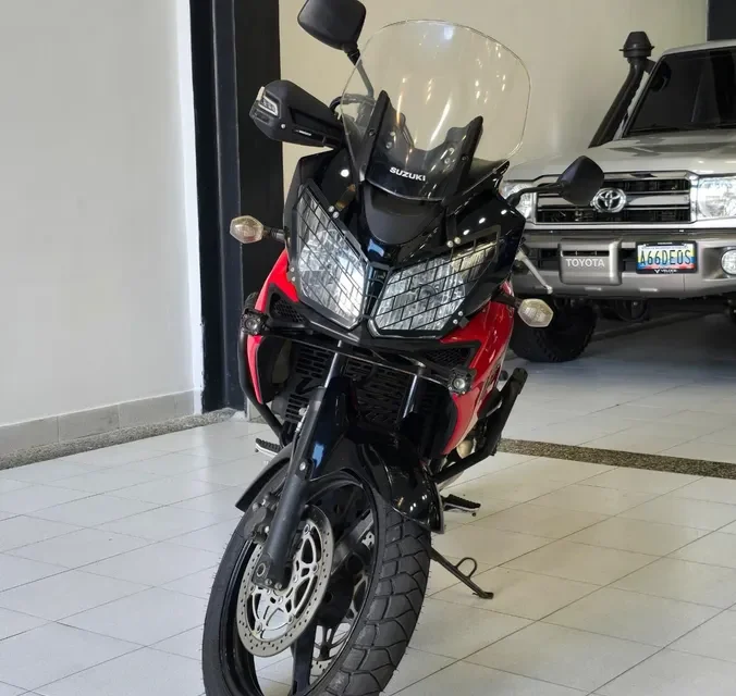 Suzuki V-strom Dl 1000 negro2