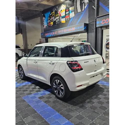 Suzuki Swift 2025 Blanco Caracas