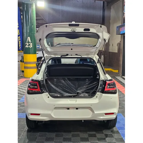 Suzuki Swift 2025 Blanco Caracas