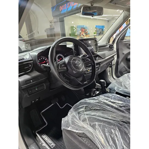 Suzuki Swift 2025 Blanco Caracas