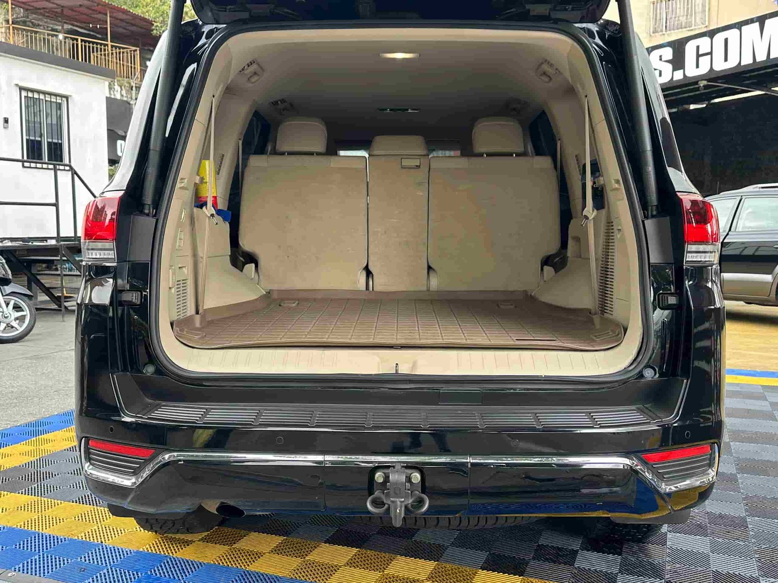 TOYOTA LC300 DUBAI VXR NEGRO 2022
