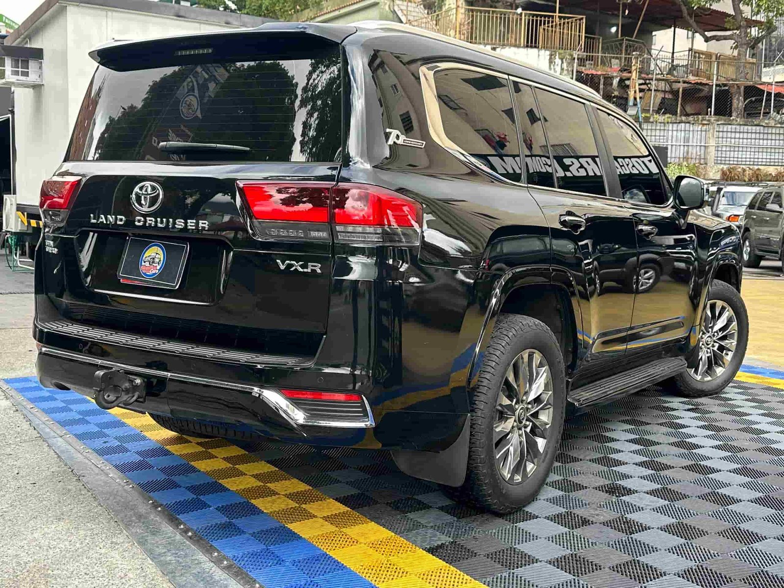 TOYOTA LC300 DUBAI VXR NEGRO 2022
