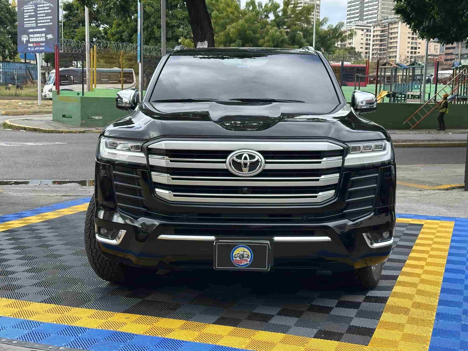 TOYOTA LC300 DUBAI VXR NEGRO 2022