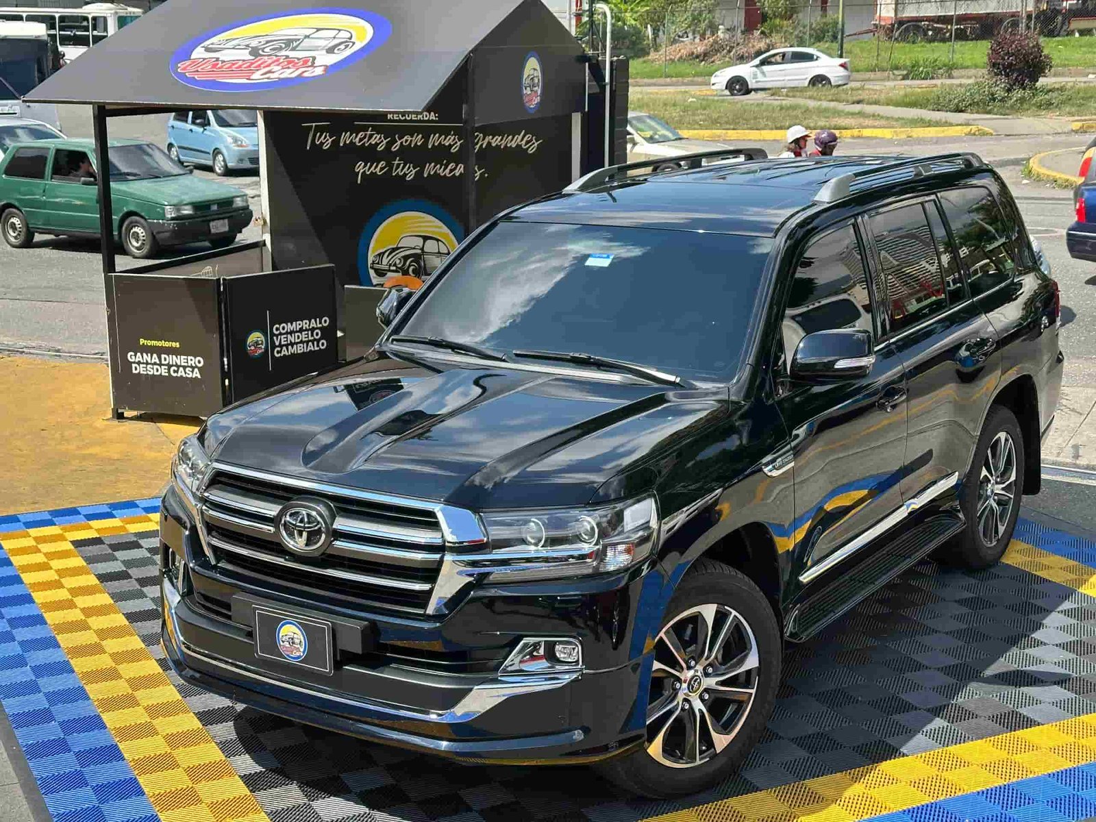 TOYOTA LC300 DUBAI VXR NEGRO 2022