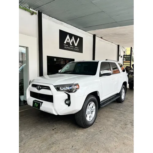 Toyota 4Runner SR5 2023 Blanco Caracas