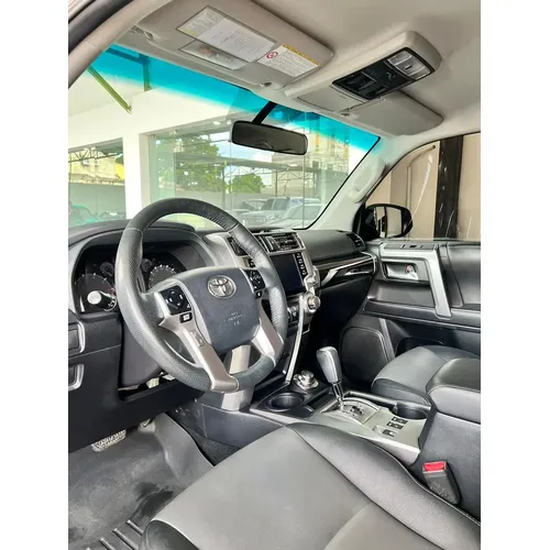 Toyota 4Runner SR5 2023 Blanco Caracas