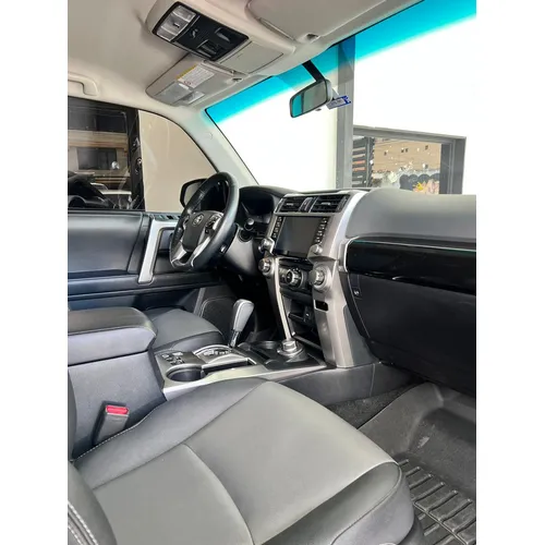 Toyota 4Runner SR5 2023 Blanco Caracas