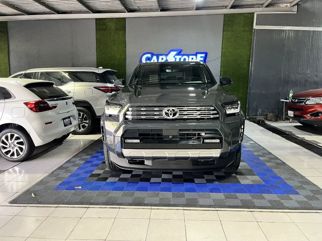 Toyota 4Runner 2025 Gris Caracas