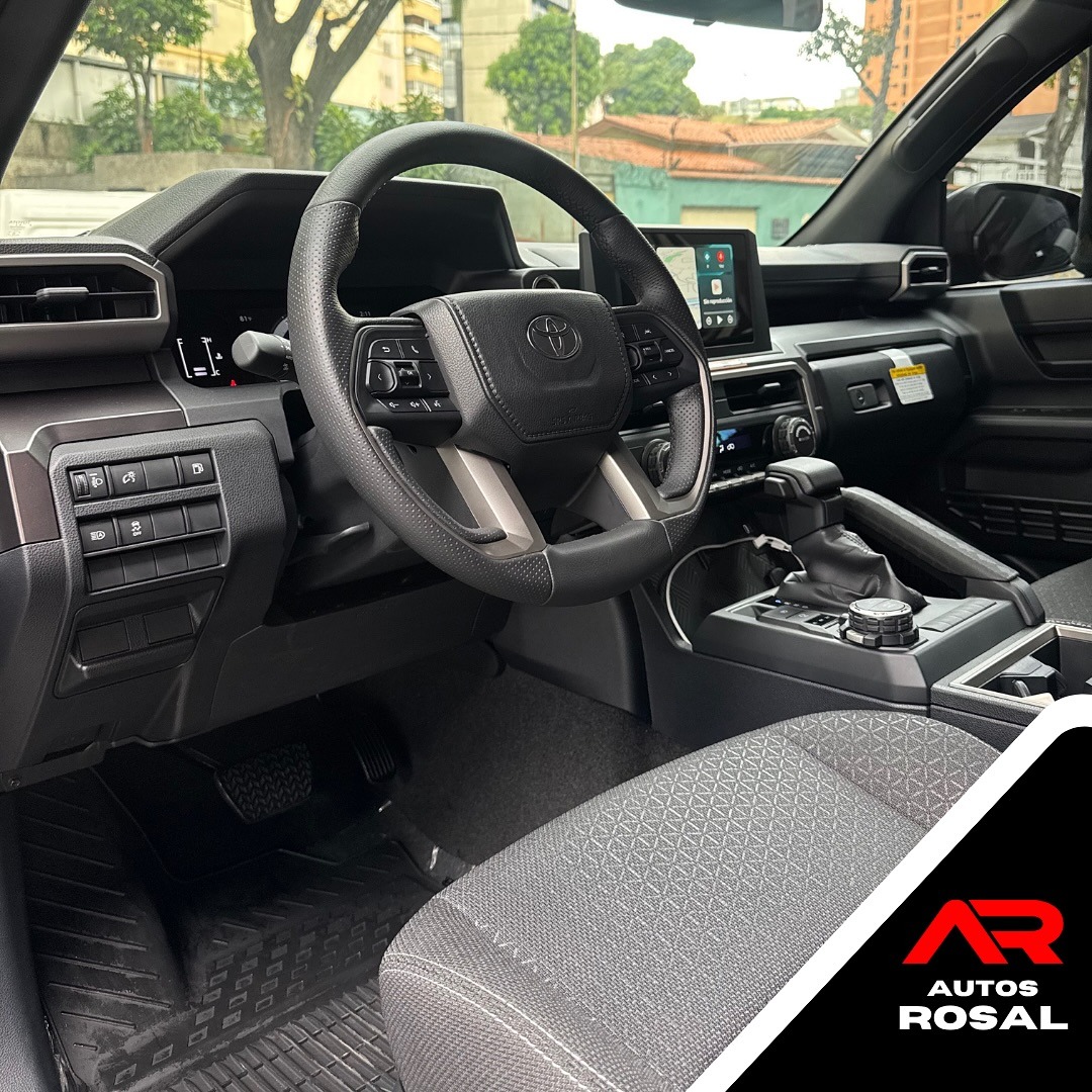 Toyota 4Runner SR5 2.4T negro6