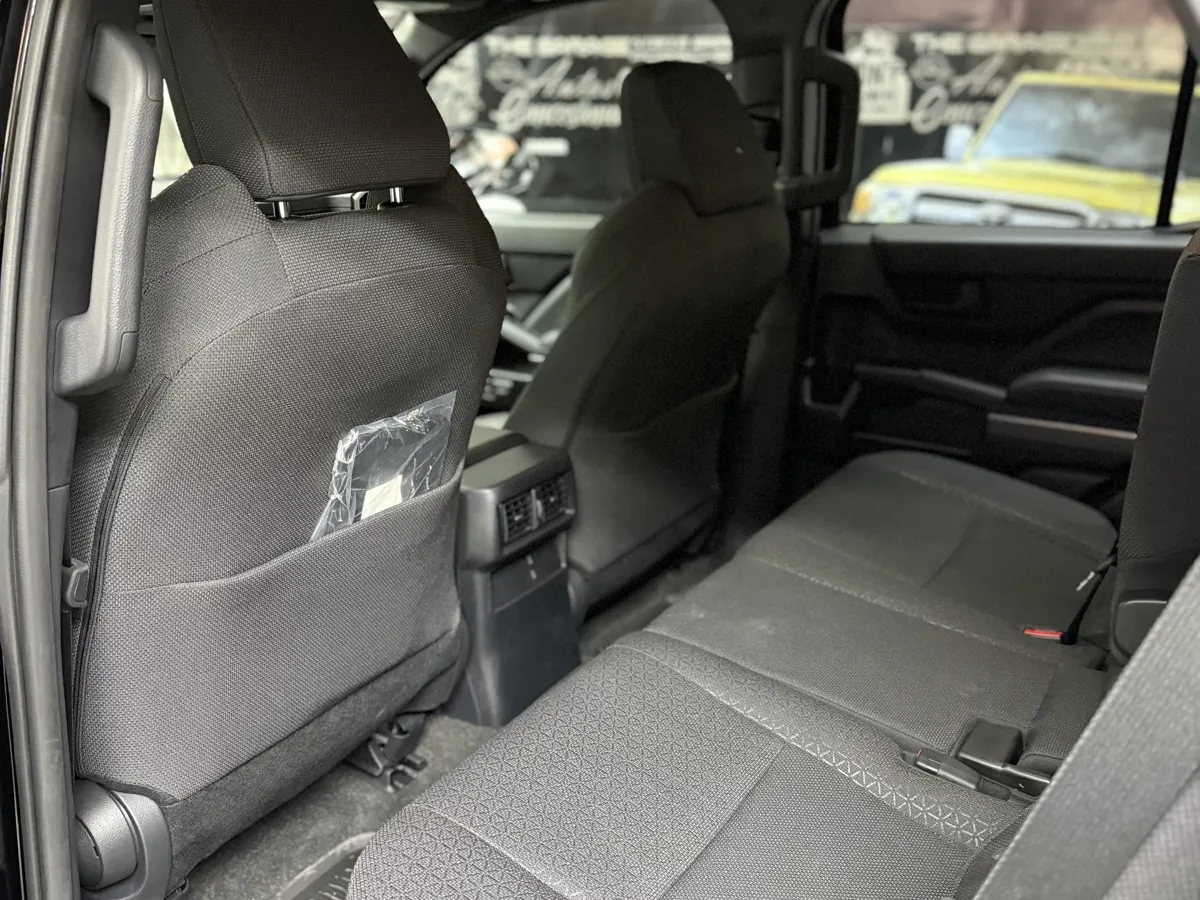 Toyota 4Runner SR5 2025 negro6
