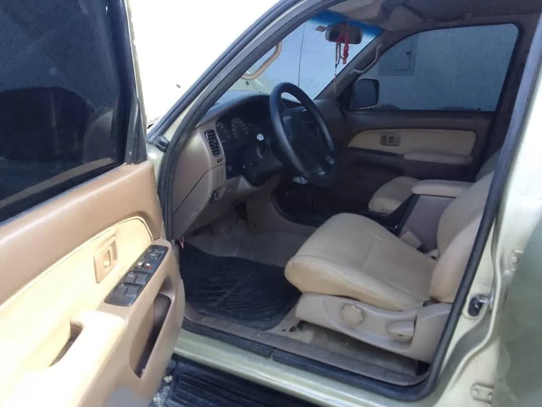 Toyota 4Runner SR5 Sport Wagon 2002 dorado